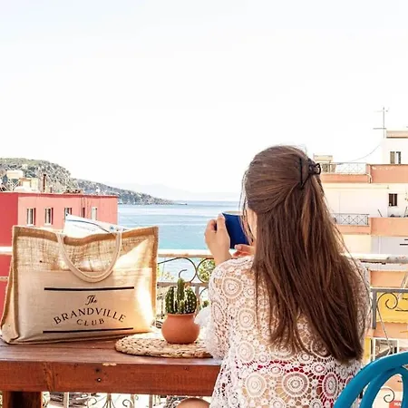 24 - & Access Appartamento Himare