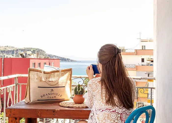 24 - & Access Appartamento Himare