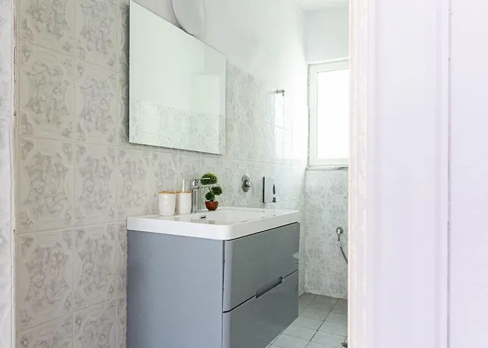 24 - & Access Apartament *